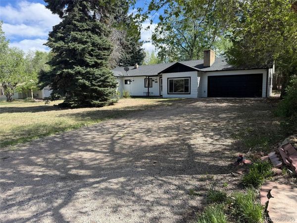 17 Lakewood Heights Drive, Lakewood, CO 80215