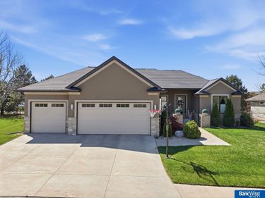 9333 Blackwood Avenue , Lincoln, NE 68526