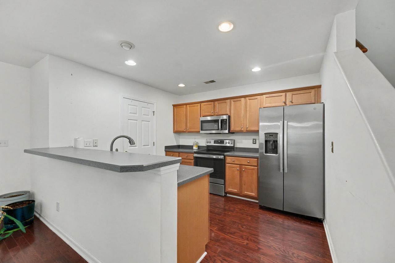 9088 Maple Grove Drive Photo 10