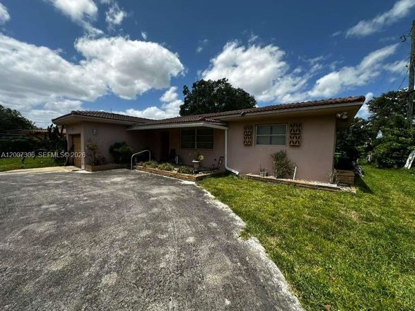 15 NW 88th St, El Portal, FL 33150