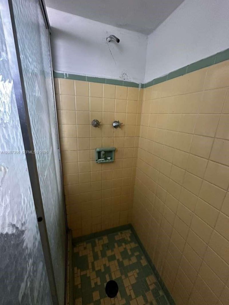 15 NW 88th St, El Portal, FL 33150 Photo