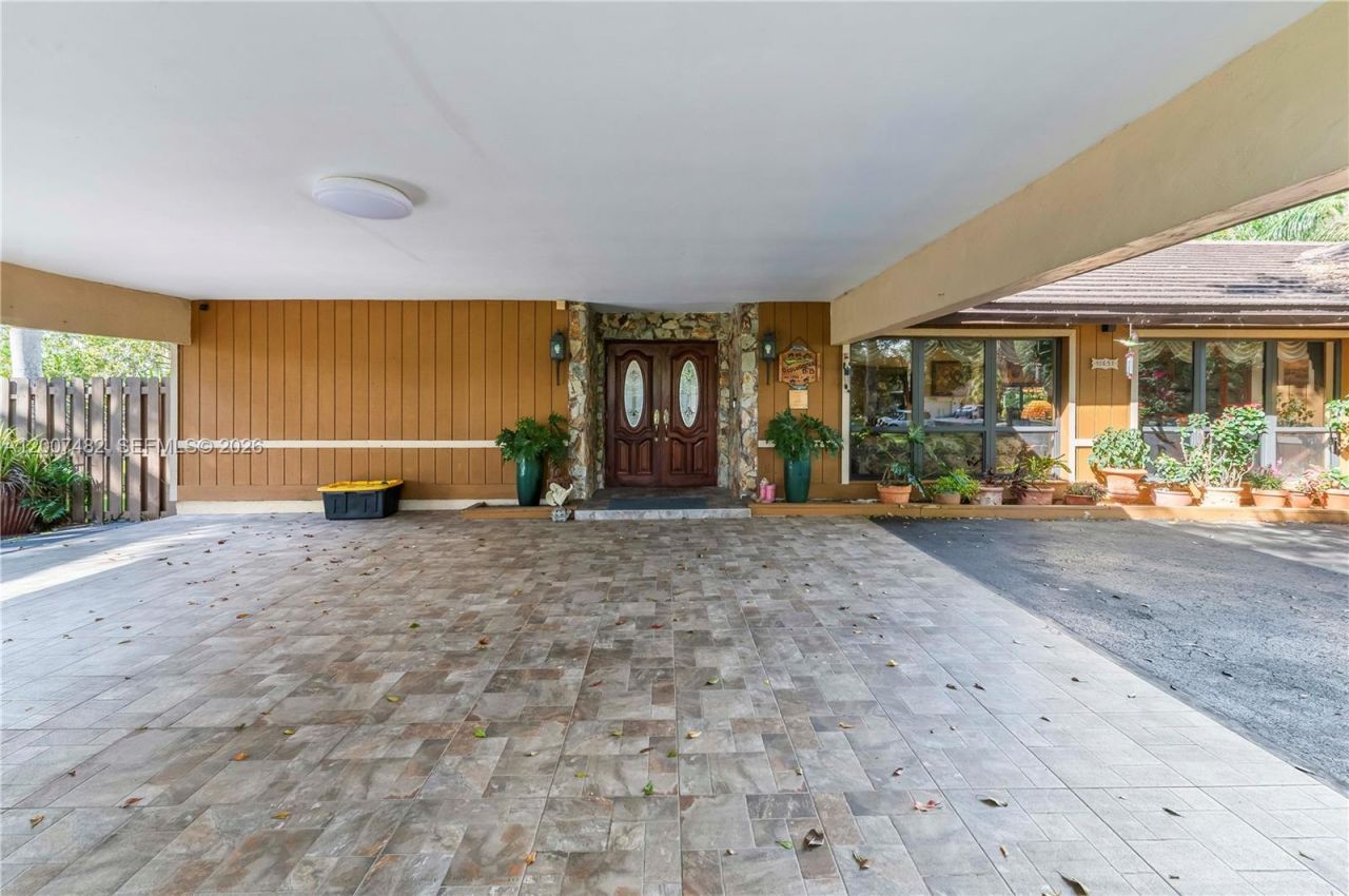 10651 SW 27th St, Davie, FL 33328 Photo