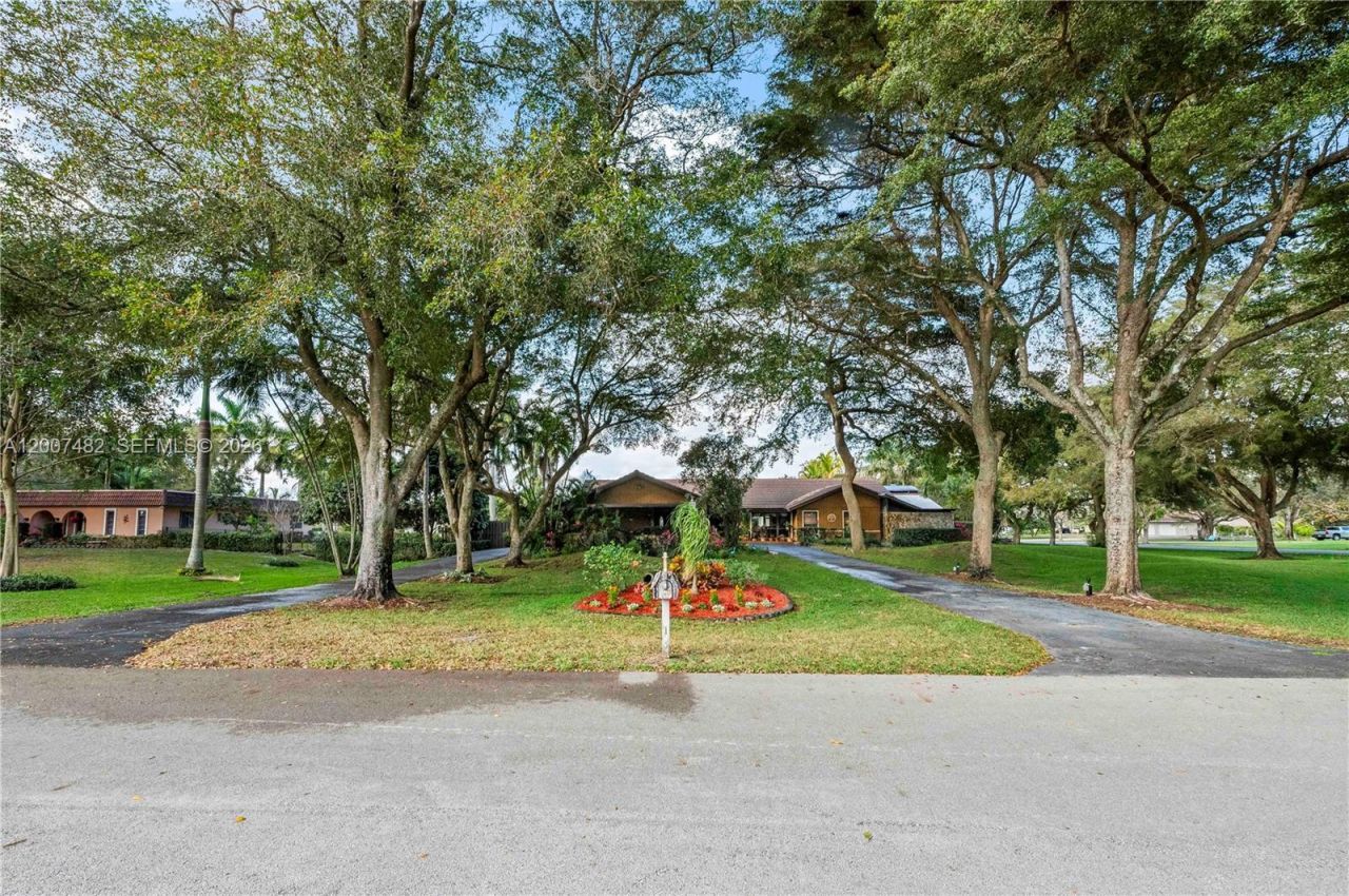 10651 SW 27th St, Davie, FL 33328 Photo