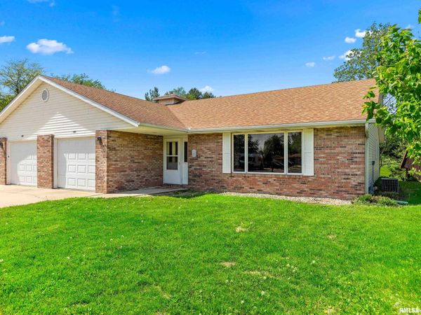 1683 E MYRTLE Street, Canton, IL 61520