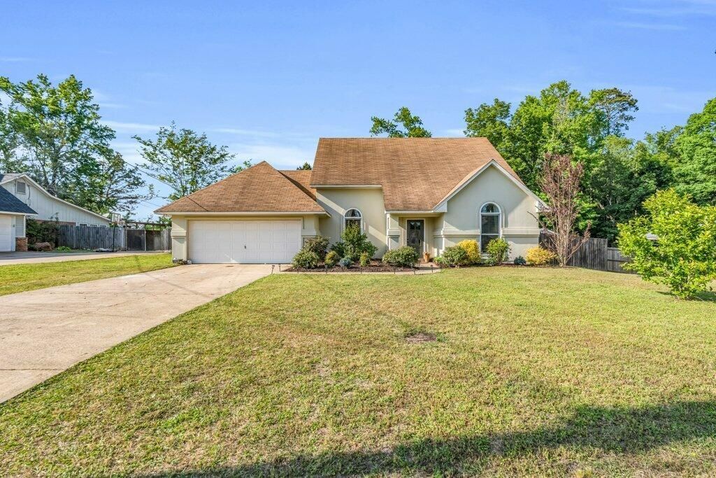 525 Lakeover W, Columbus, MS 39702 Main Photo
