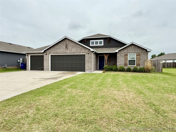 31752 E 62nd Place S, Broken Arrow, OK 74014