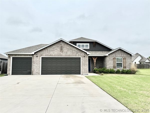 31752 E 62nd Place S, Broken Arrow, OK 74014