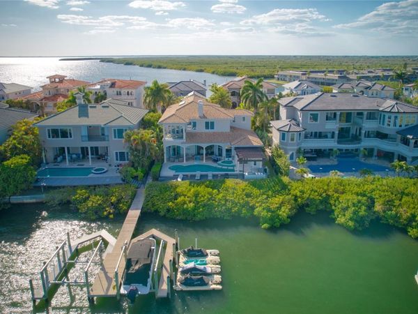 4117 CAUSEWAY VISTA DRIVE , TAMPA, FL 33615