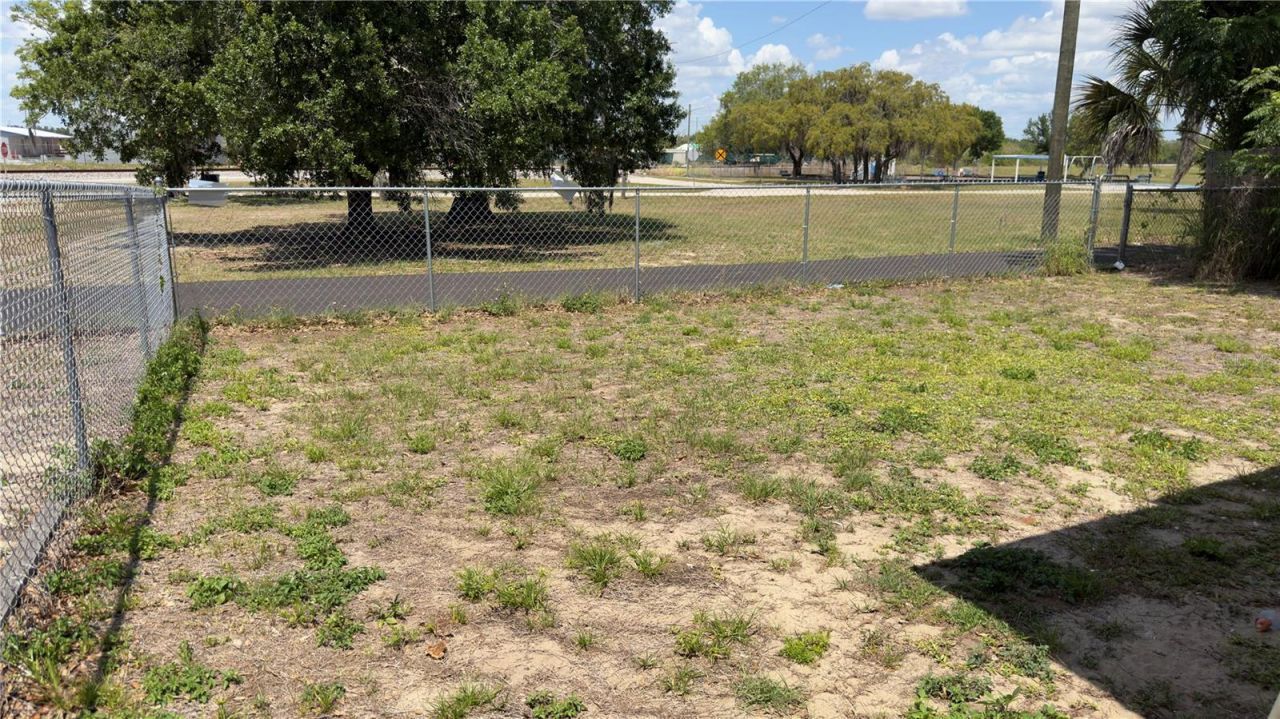 517 Harris Street , Sebring, FL 33870 Photo