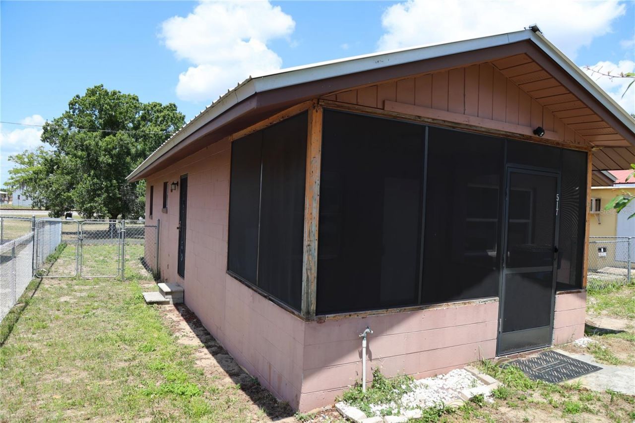 517 Harris Street , Sebring, FL 33870 Photo