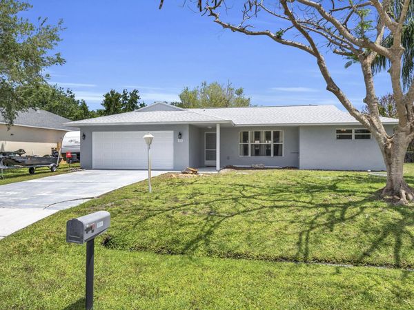 1333 SE Bayharbor Street, Port St. Lucie, FL 34983