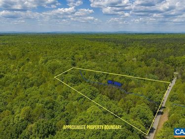 3850 COUNTY LINE RD , KENTS STORE, VA 23084