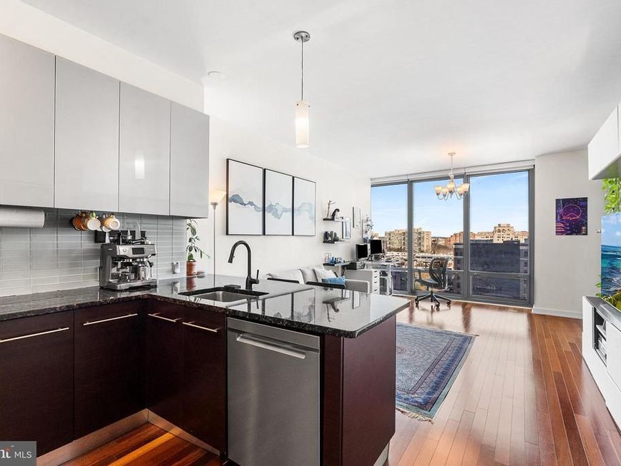 2101 Market Street, Unit 908, Philadelphia, PA 19103 Main Photo