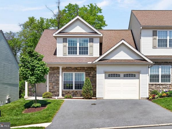 31 MAIZE CIRCLE, ELIZABETHTOWN, PA 17022