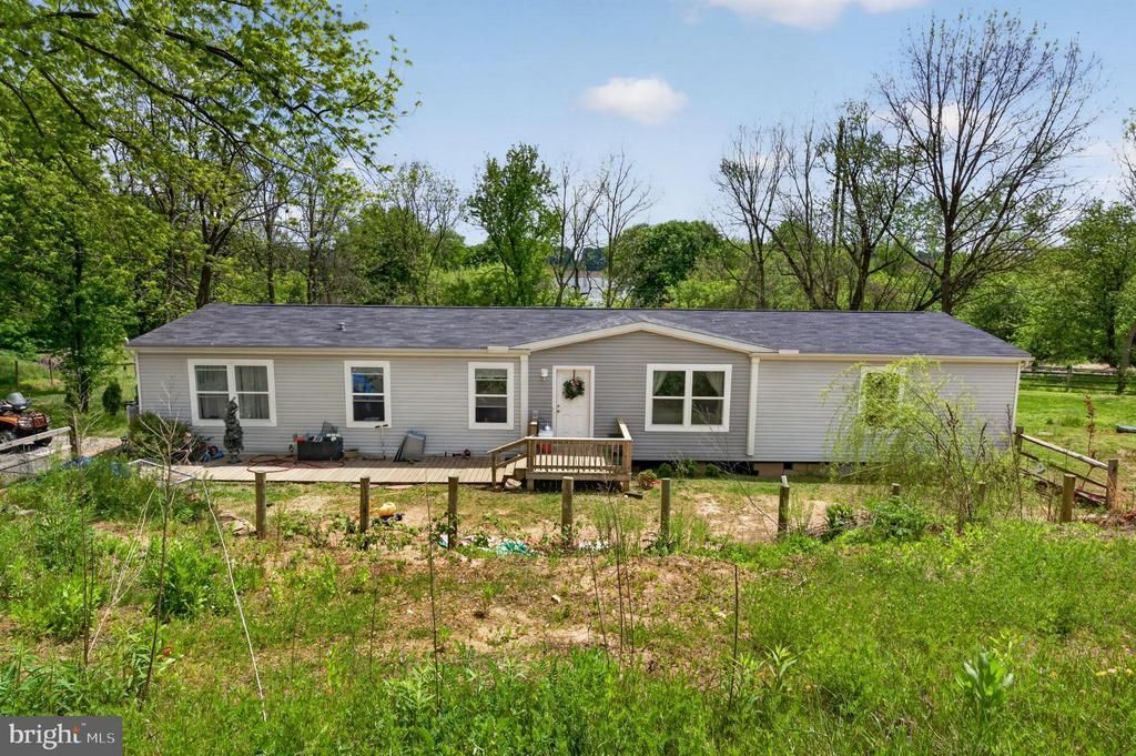 3852 UPPER VALLEY ROAD, PARKESBURG, PA 19365