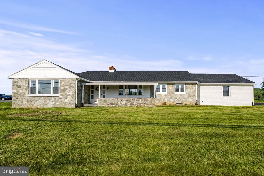 725 MARTICVILLE ROAD, PEQUEA, PA 17565