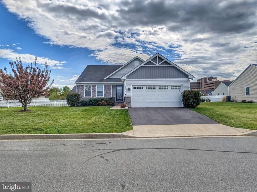 130 Norfolk Lane , Martinsburg, WV 25405 Main Photo