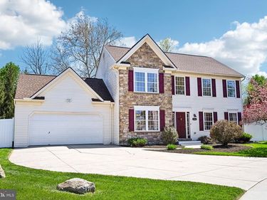 1981 CREAMERY COURT, ALBURTIS, PA 18011