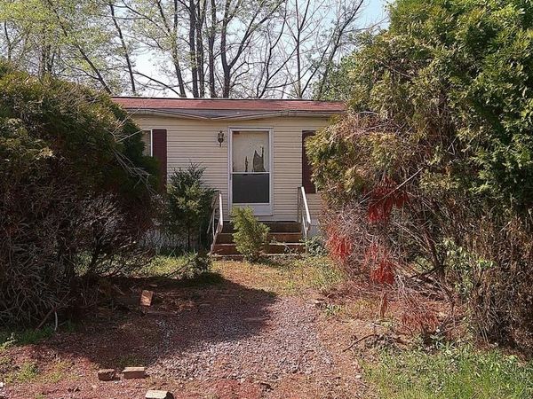 198 OAK LANE , BERNVILLE, PA 19506