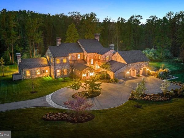 4 SUMMER MEADOW LANE , MALVERN, PA 19355