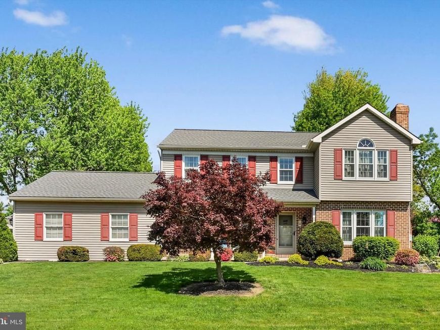 30 Edgewood Drive , Lititz, PA 17543 Main Photo