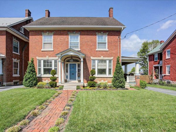 301 S WASHINGTON STREET, GREENCASTLE, PA 17225