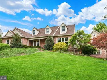 126 FOXFIRE LANE, LEWISBERRY, PA 17339