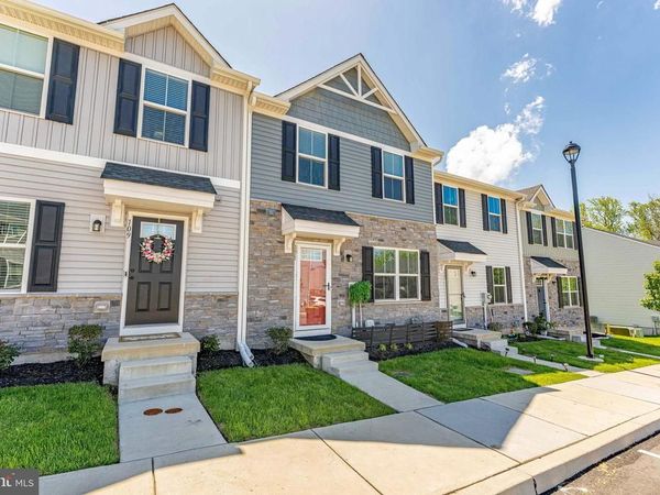 111 PATTON TERRACE, POTTSTOWN, PA 19464