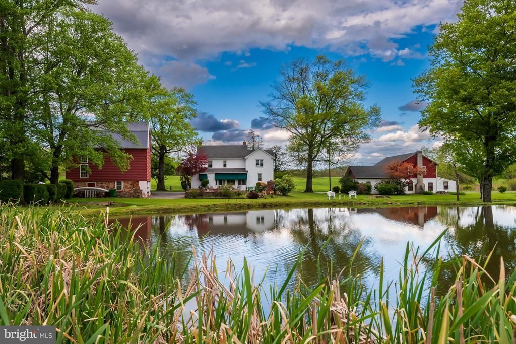 1283 WEISSTOWN ROAD, BOYERTOWN, PA 19512