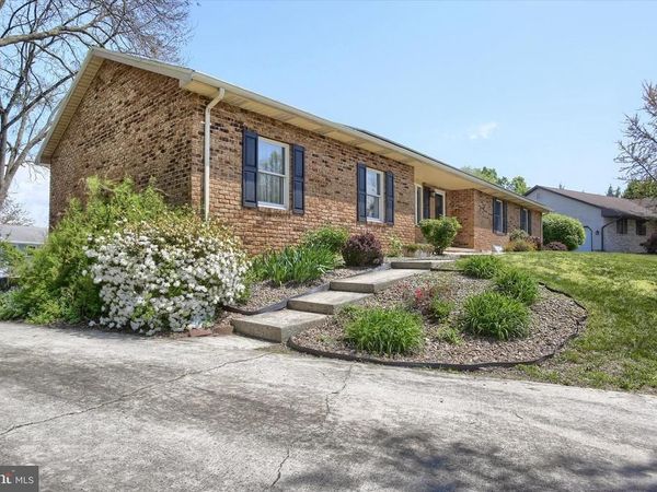 313 CROGHAN DRIVE, CARLISLE, PA 17013