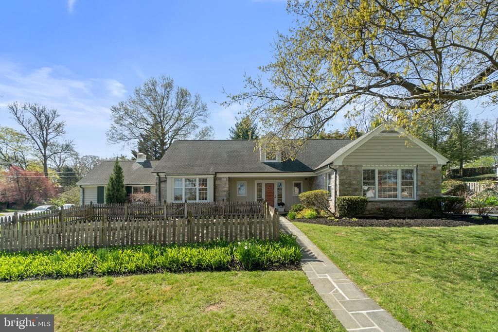 100 EDGEWOOD DRIVE, YORK, PA 17403