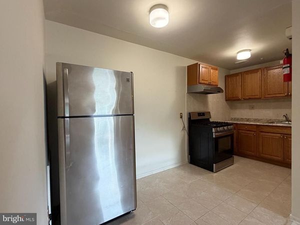 801 W CHESTER PIKE , HAVERTOWN, PA 19083