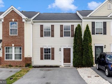35 FAST VIEW DRIVE, MARTINSBURG, WV 25404