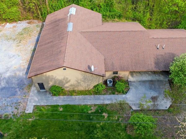 175 ROONEY ROAD , HEDGESVILLE, WV 25427