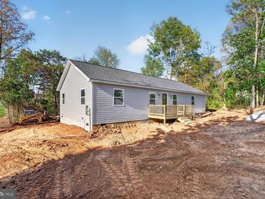 16945 E PROSPECT AVE, ELKTON, VA 22827