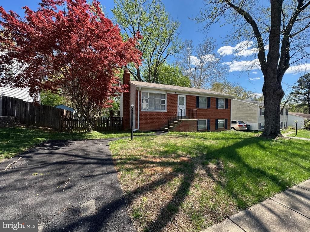 13907 Lynhurst Drive , Woodbridge, VA 22193 Main Photo