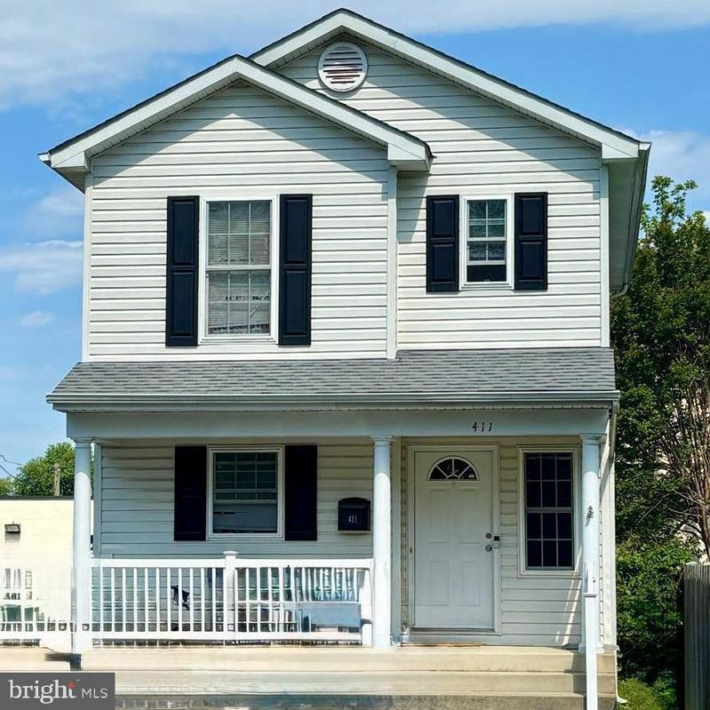 411 Bridgewater Street, Fredericksburg, VA 22401 Main Photo