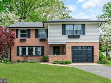 16 GLENOLDEN ROAD, YARDLEY, PA 19067
