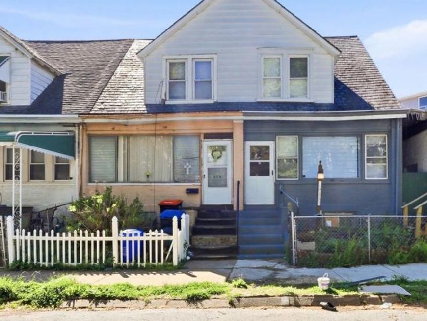 817 W 11th Street, Chester, PA 19013 Main Photo