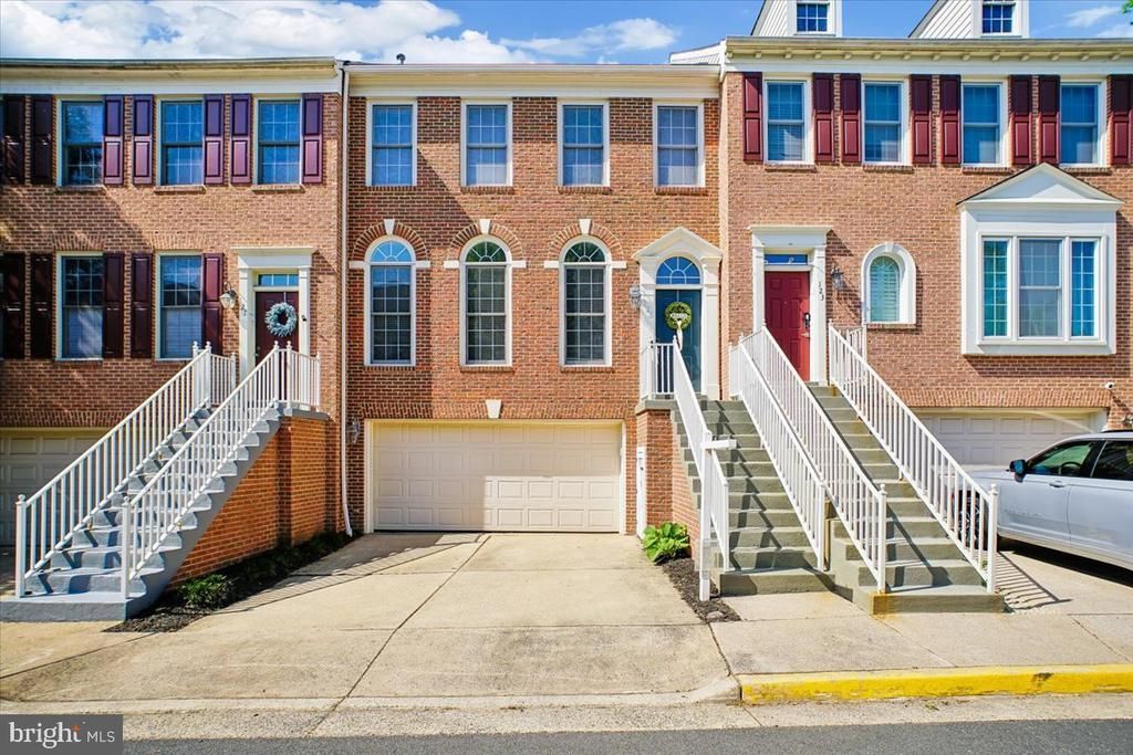 125 Carter Court Sw, Vienna, VA 22180 Main Photo