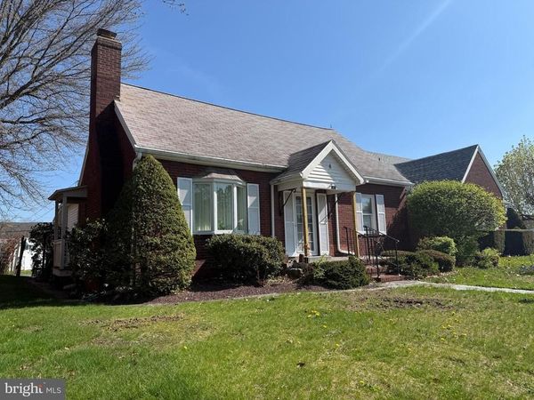 8 MEADOW AVENUE , TAMAQUA, PA 18252