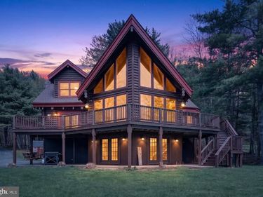 106 LAKE ROAD N, MONTROSE, PA 18801