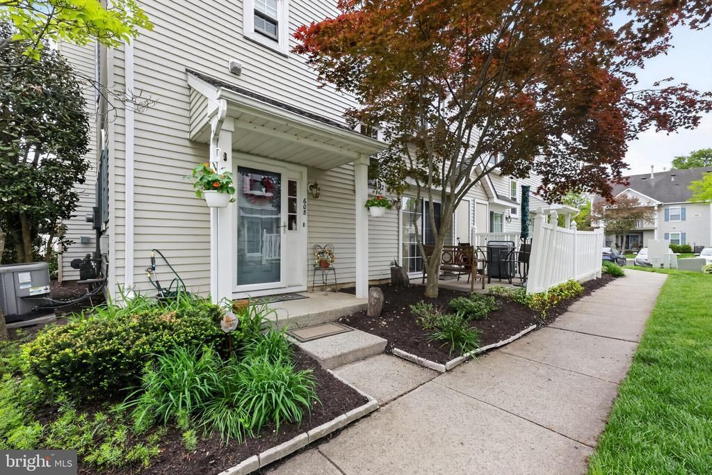 608 Wharton Road, Mount Laurel, NJ 08054 Main Photo