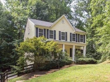 305 E MONACAN DRIVE, CHARLOTTESVILLE, VA 22901