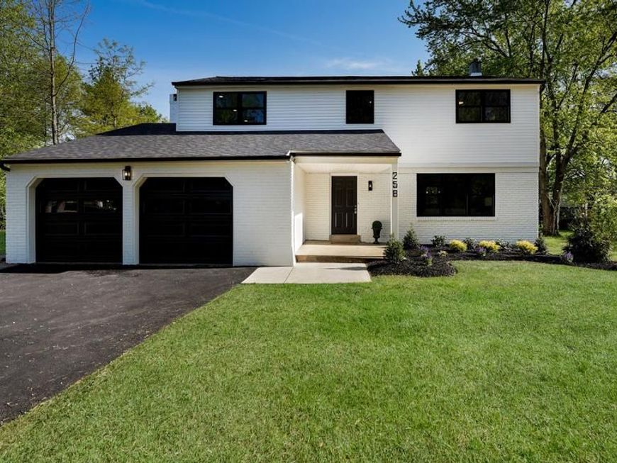 258 Hawthorne Circle, North Wales, PA 19454 Main Photo