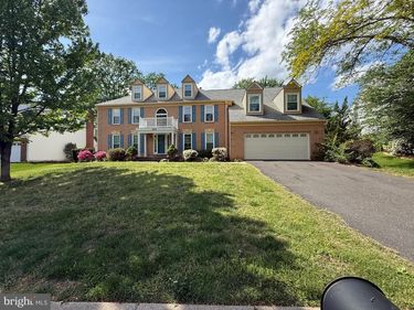 8619 OAK CHASE CIRCLE , FAIRFAX STATION, VA 22039