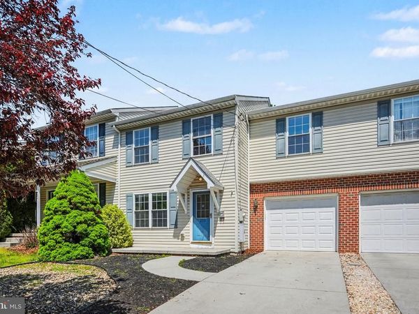 239 G STREET, CARLISLE, PA 17013