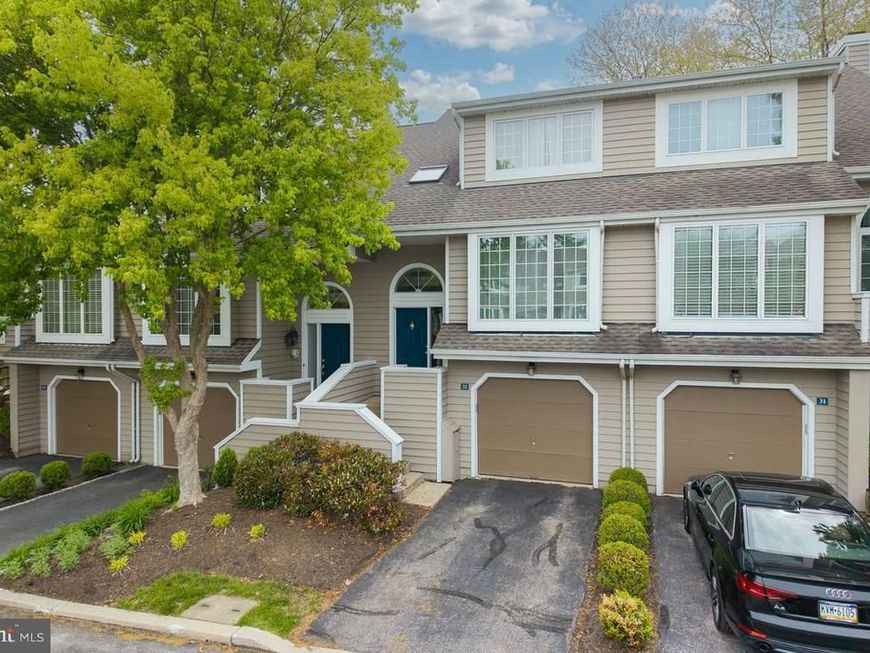 32 Cabot Court, Chesterbrook, PA 19087 Main Photo