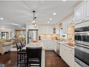 11611 VALE ROAD , OAKTON, VA 22124