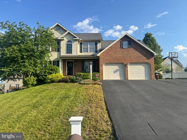 233 CRESTHAVEN DRIVE, FAYETTEVILLE, PA 17222